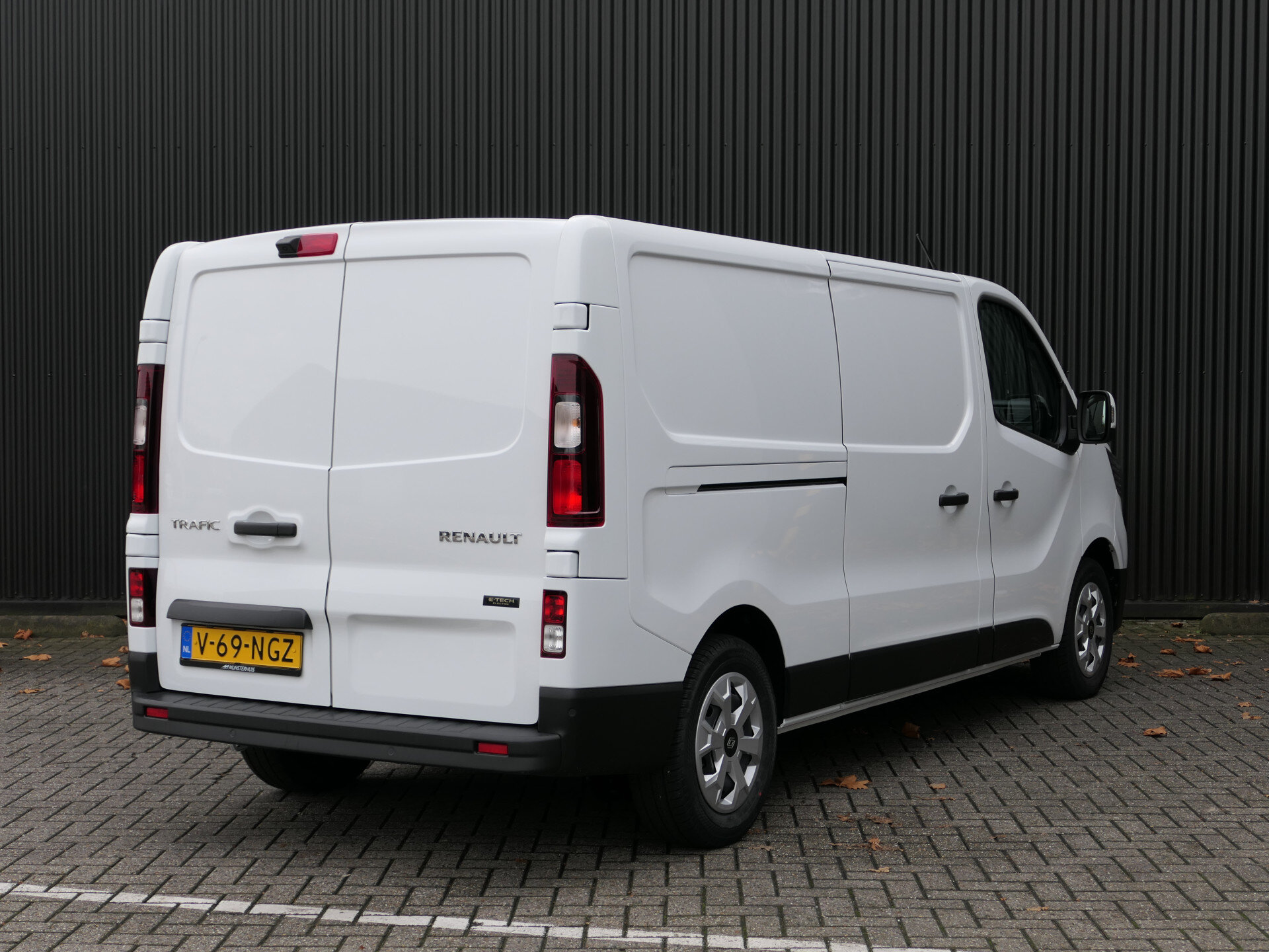 Renault Trafic E-Tech T29 L2H1 Advance 52 kWh *NIEUW* - Afbeelding 3