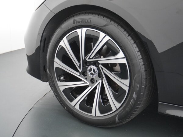 43,2 cm (17 inch) tienspaaks lichtmetalen velgen 43,2 cm (17 inch) tienspaaks lichtmetalen velgen