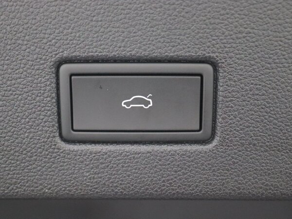 elektrisch bedienbare achterklep met sensorsturing