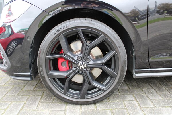 lichtmetalen velgen 18 inch "Faro" black lichtmetalen velgen 18 inch "Faro" black