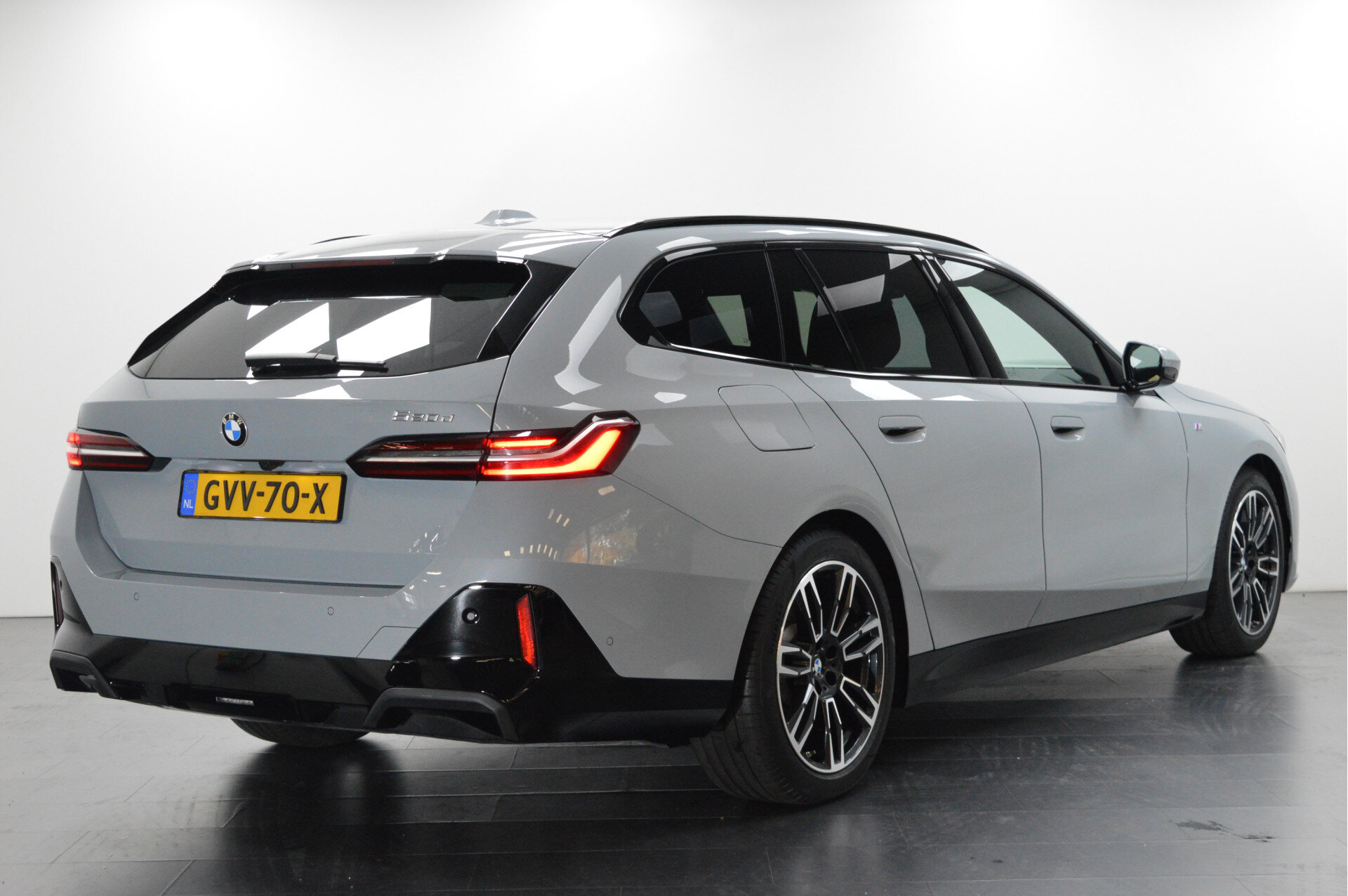 BMW 5 Serie Touring 520d M Sport Automaat - Afbeelding 3