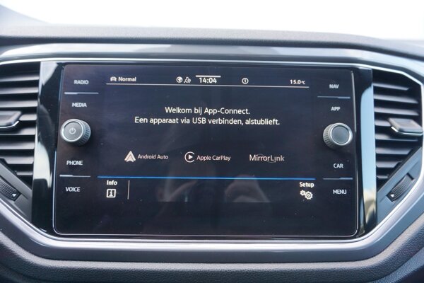 Apple Carplay/Android Auto Apple Carplay/Android Auto