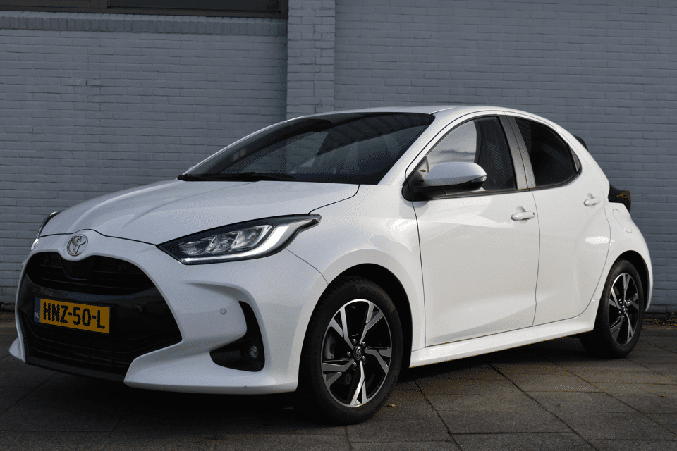 Toyota Yaris 1.5 Hybrid 115 First Edition Limited Automaat 116pk - Afbeelding 1
