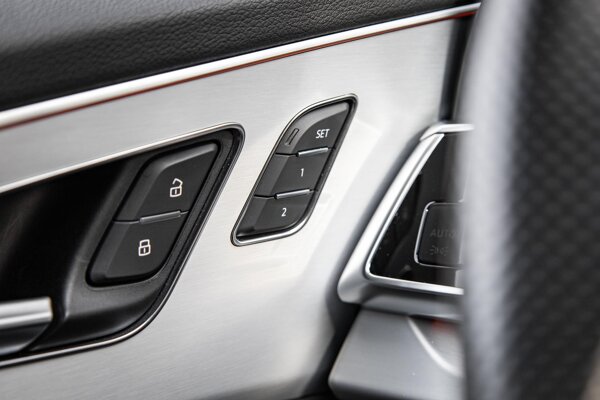 elektrisch verstelb. bestuurdersstoel met geheugen elektrisch verstelb. bestuurdersstoel met geheugen