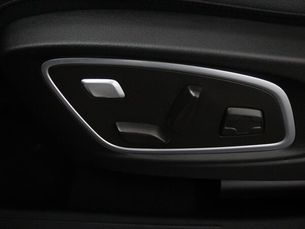 6-voudig elektrisch verstelbare bestuurdersstoel met geheugen- en massagefunctie en lendensteunverstelling