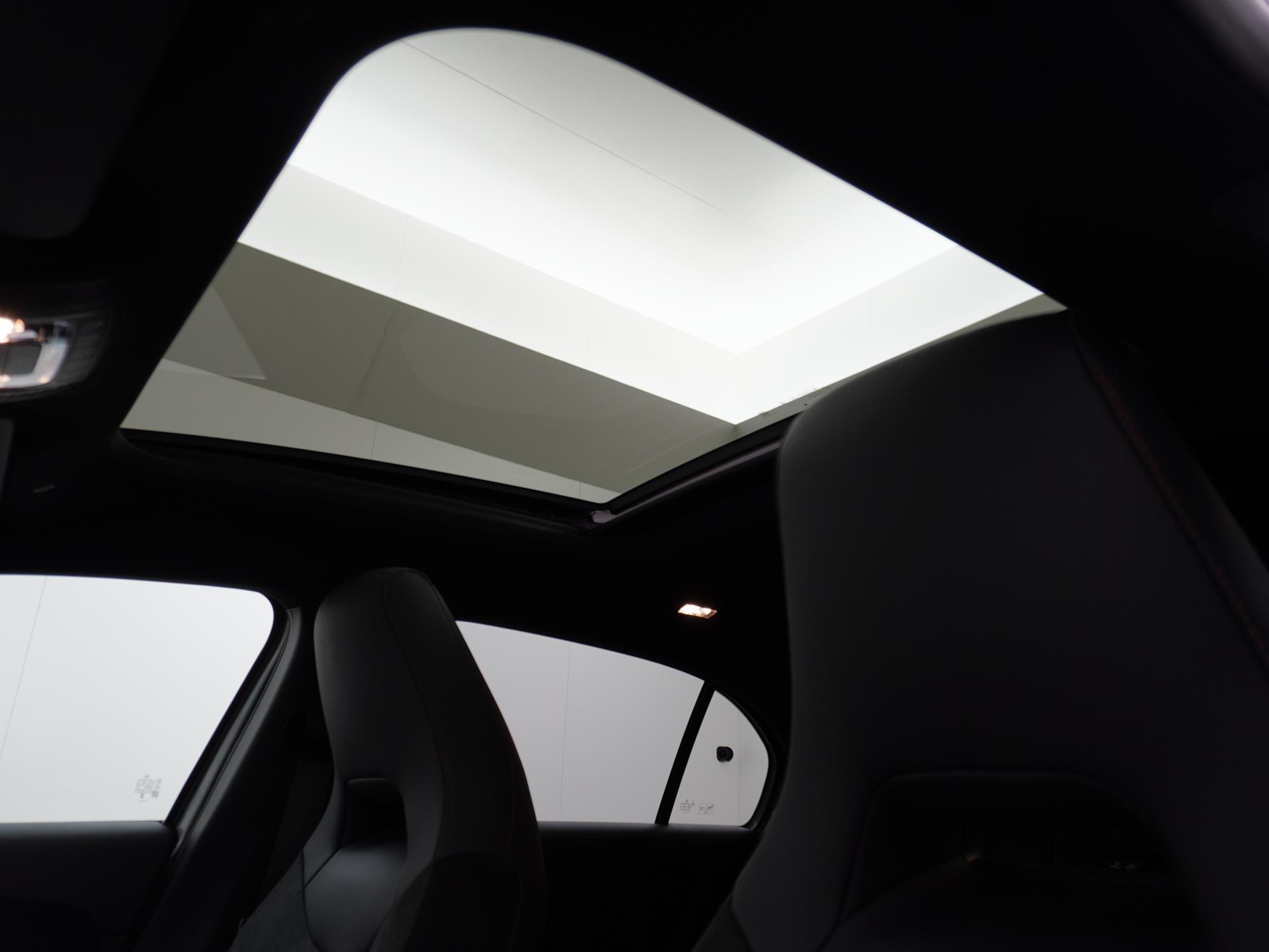 Mercedes-Benz A-Klasse 180 Star Edition AMG Line - Afbeelding 2