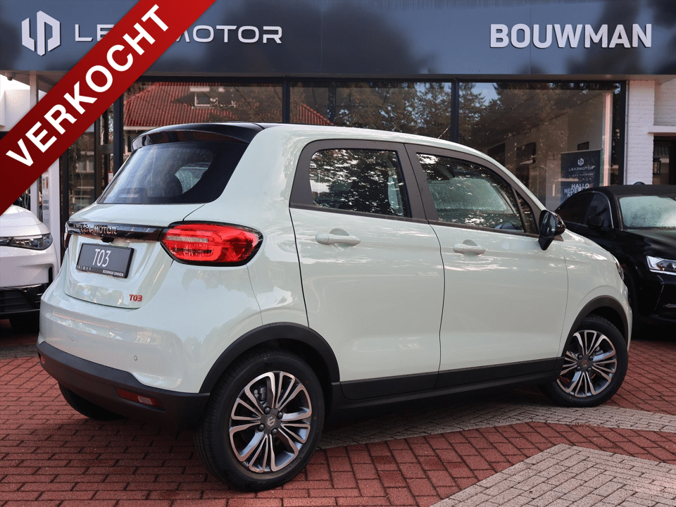 Leapmotor T03 EV 37,3 kWh 95PK Design NIEUW, Rijklaarprijs | Camera | Navigatie | Panoramadak | Lichtmetalen wielen - Afbeelding 1
