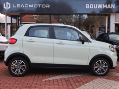 Leapmotor T03 EV 37,3 kWh 95PK Design NIEUW, Rijklaarprijs | Camera | Navigatie | Panoramadak | Lichtmetalen wielen - Afbeelding 4