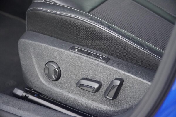 Elektrisch verstelbare voorstoelen met geheugen