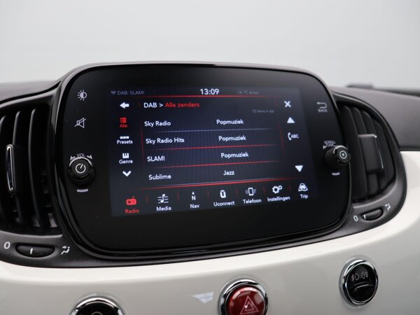 Apple Carplay/Android Auto Apple Carplay/Android Auto