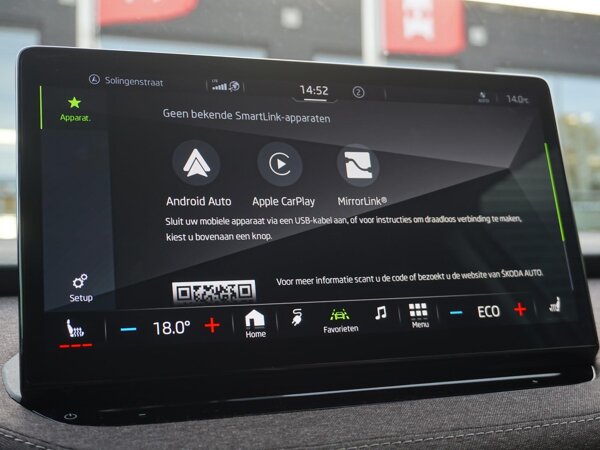 Apple Carplay/Android Auto Apple Carplay/Android Auto