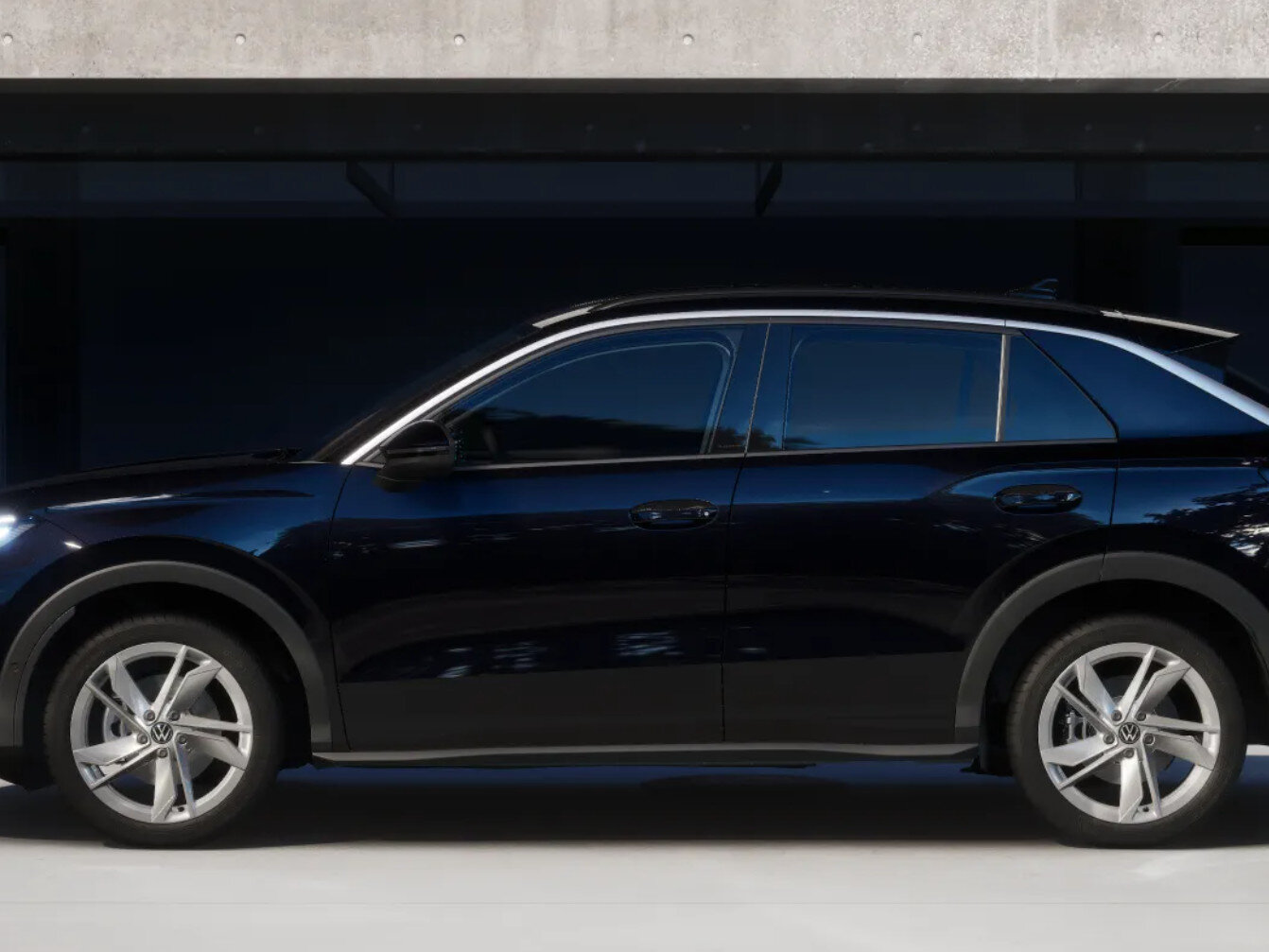 Volkswagen T-Roc Life First Edition 1.5 eTSI 85 kW / 116 PK SUV 7 v - Afbeelding 2