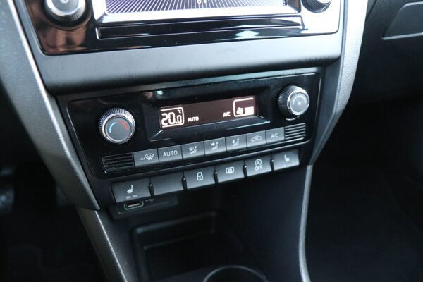 voorstoelen verwarmd voorstoelen verwarmd