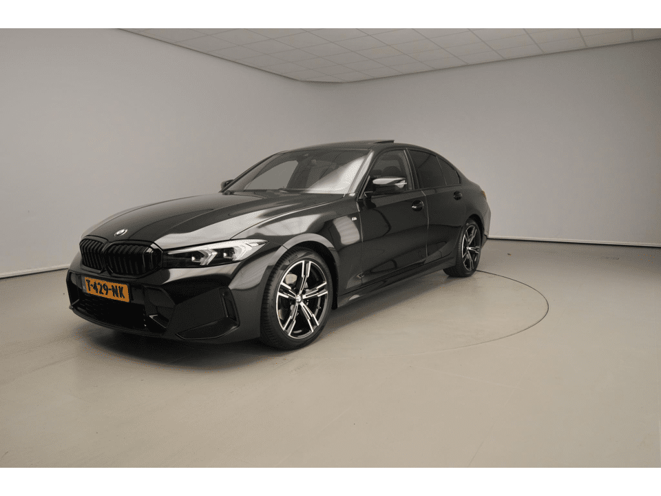 BMW 3 Serie Sedan 320i - Afbeelding 1