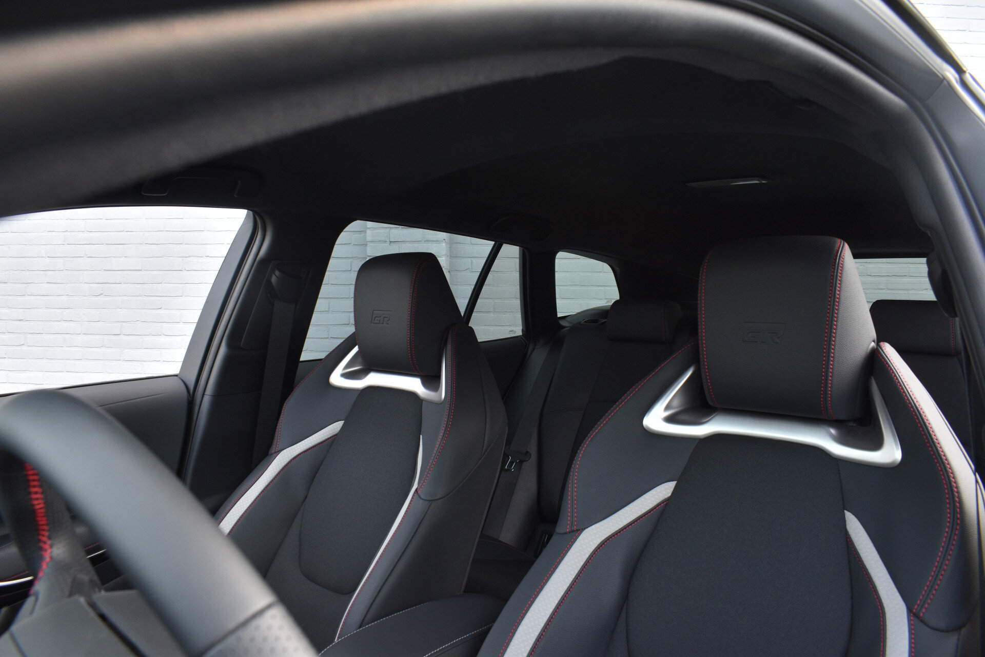 Toyota Corolla Touring Sport Hybrid 180 GR Sport Automaat 178Pk - Afbeelding 3