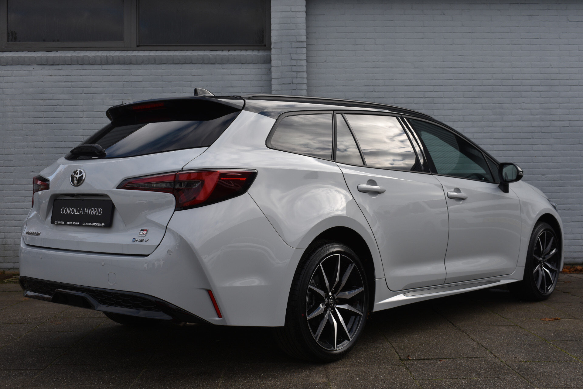 Toyota Corolla Touring Sport Hybrid 180 GR Sport Automaat 178Pk - Afbeelding 4