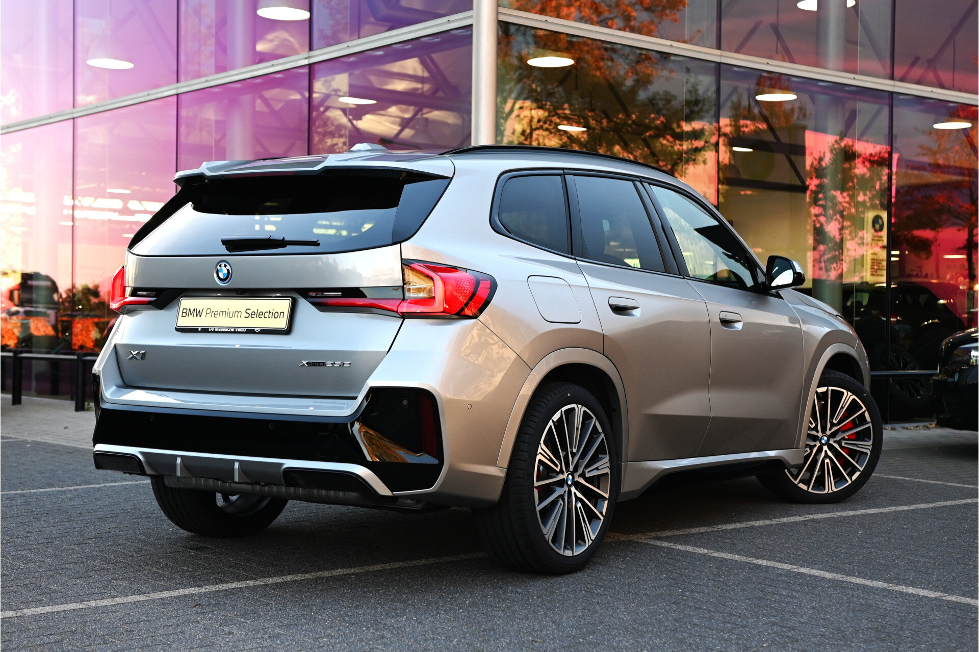 BMW X1 xDrive25e High Executive M Sport Automaat - Afbeelding 2