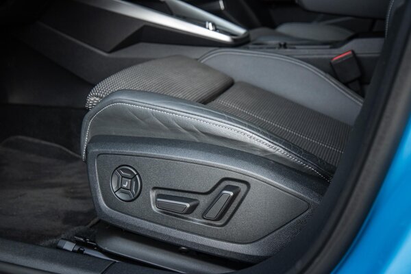 elektrisch verstelbare voorstoel(en)