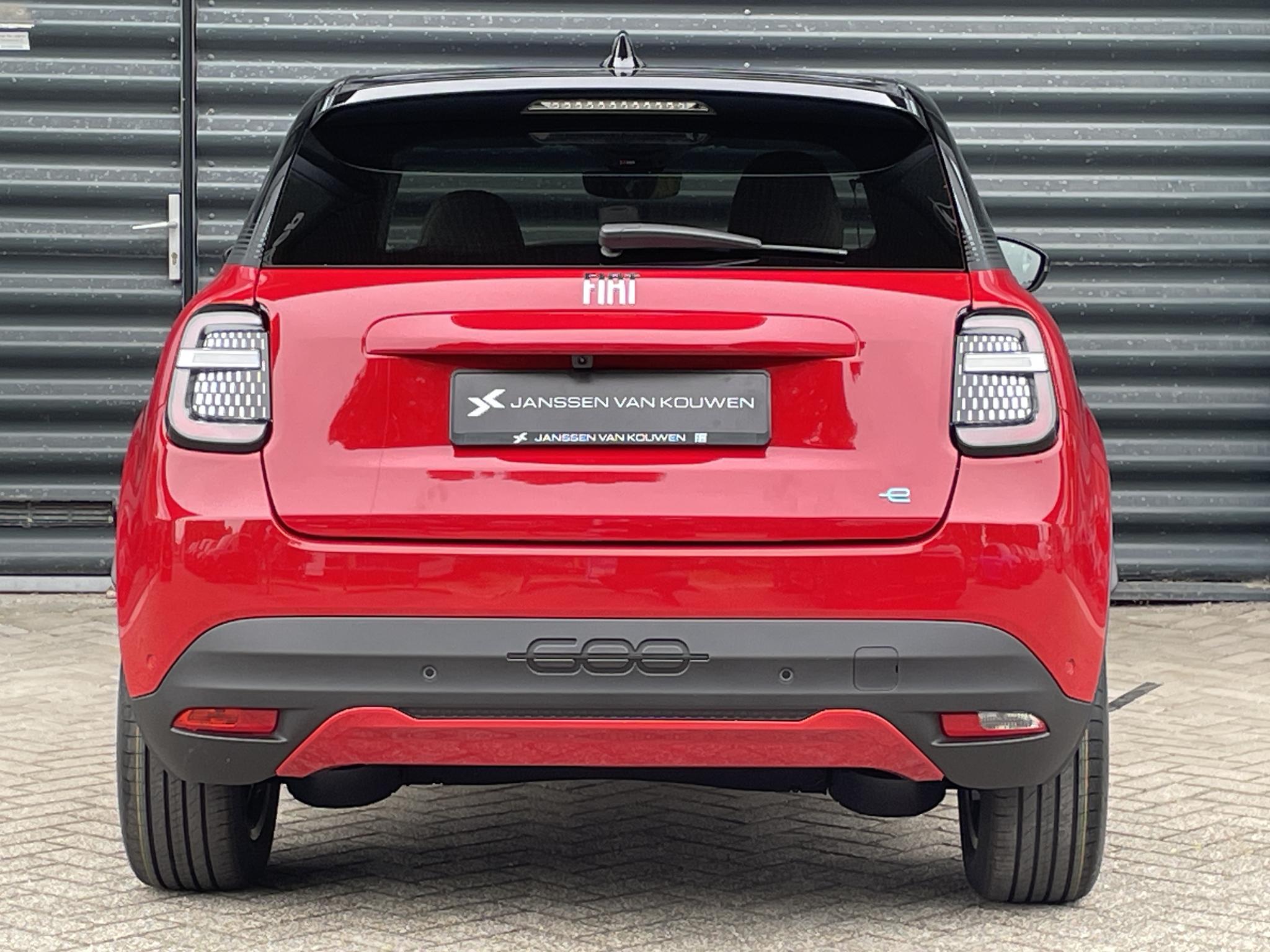 Fiat 600 600e La Prima 54 kWh - Afbeelding 3