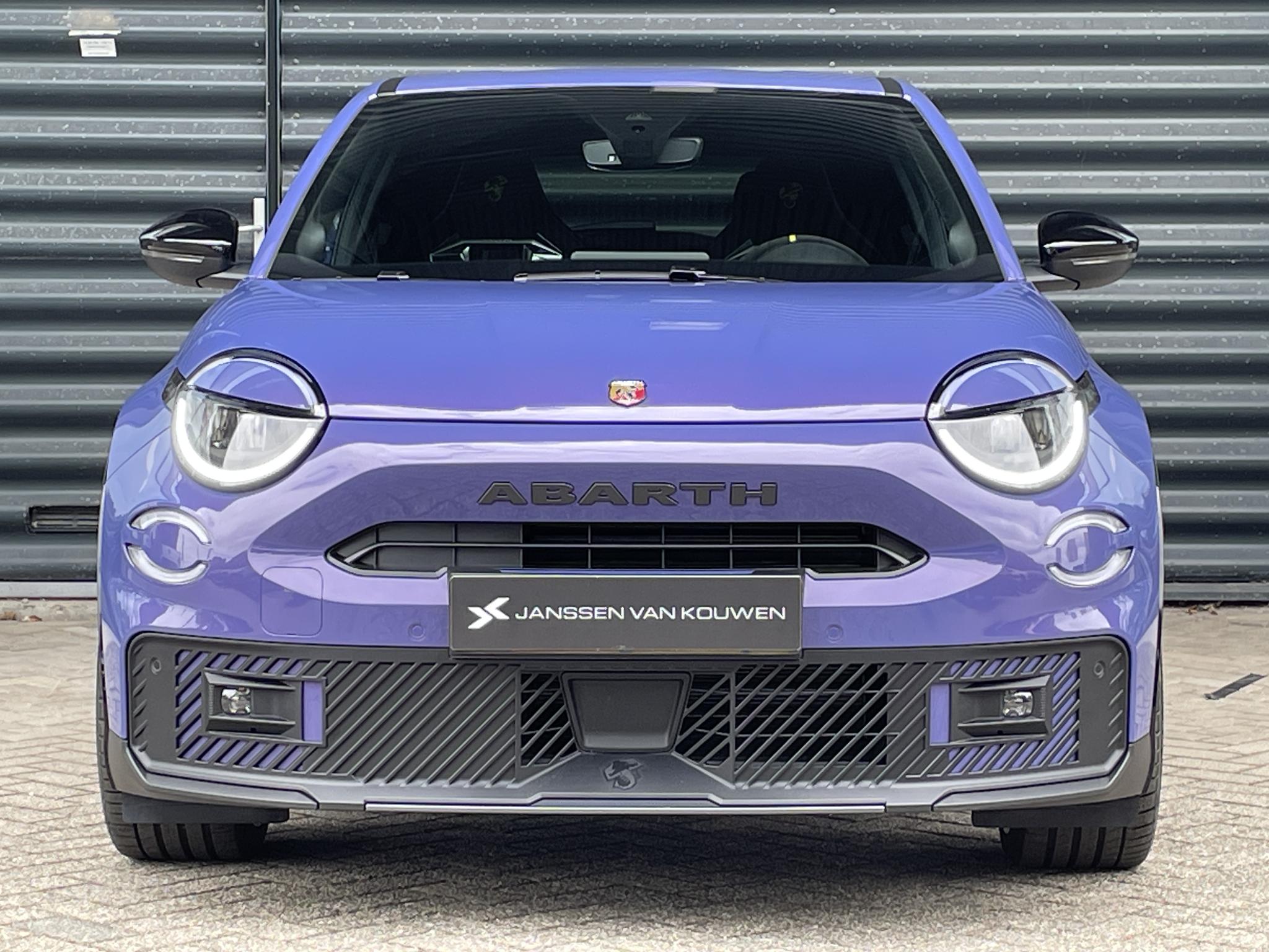 Abarth 600e Abarth Scorpionissima 54 kWh - Afbeelding 2