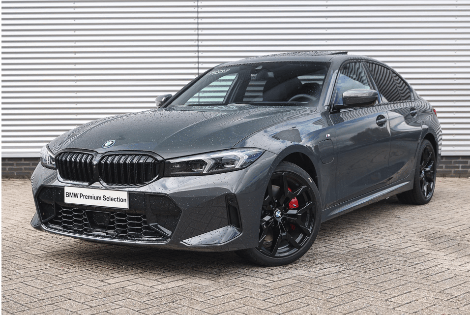 BMW 3 Serie 330e High Executive M Sport Automaat - Afbeelding 1