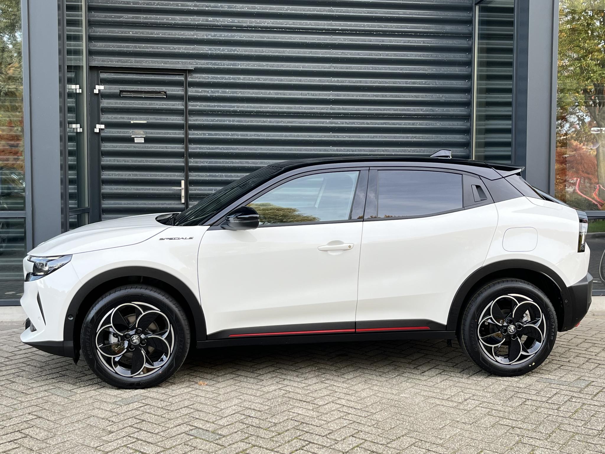 Alfa Romeo Junior 1.2 Turbo Hybrid Ibrida Speciale - Afbeelding 2