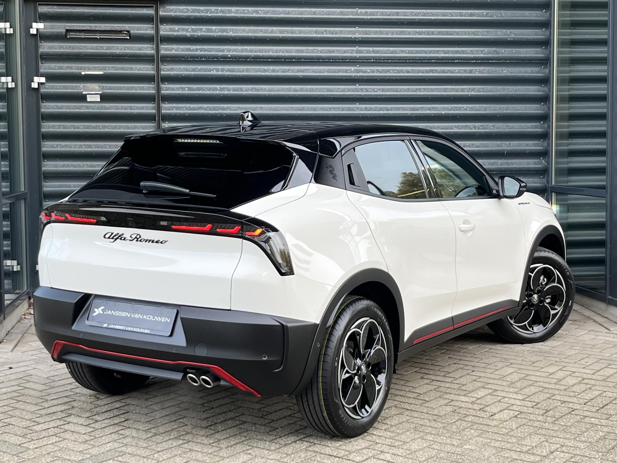 Alfa Romeo Junior 1.2 Turbo Hybrid Ibrida Speciale - Afbeelding 4