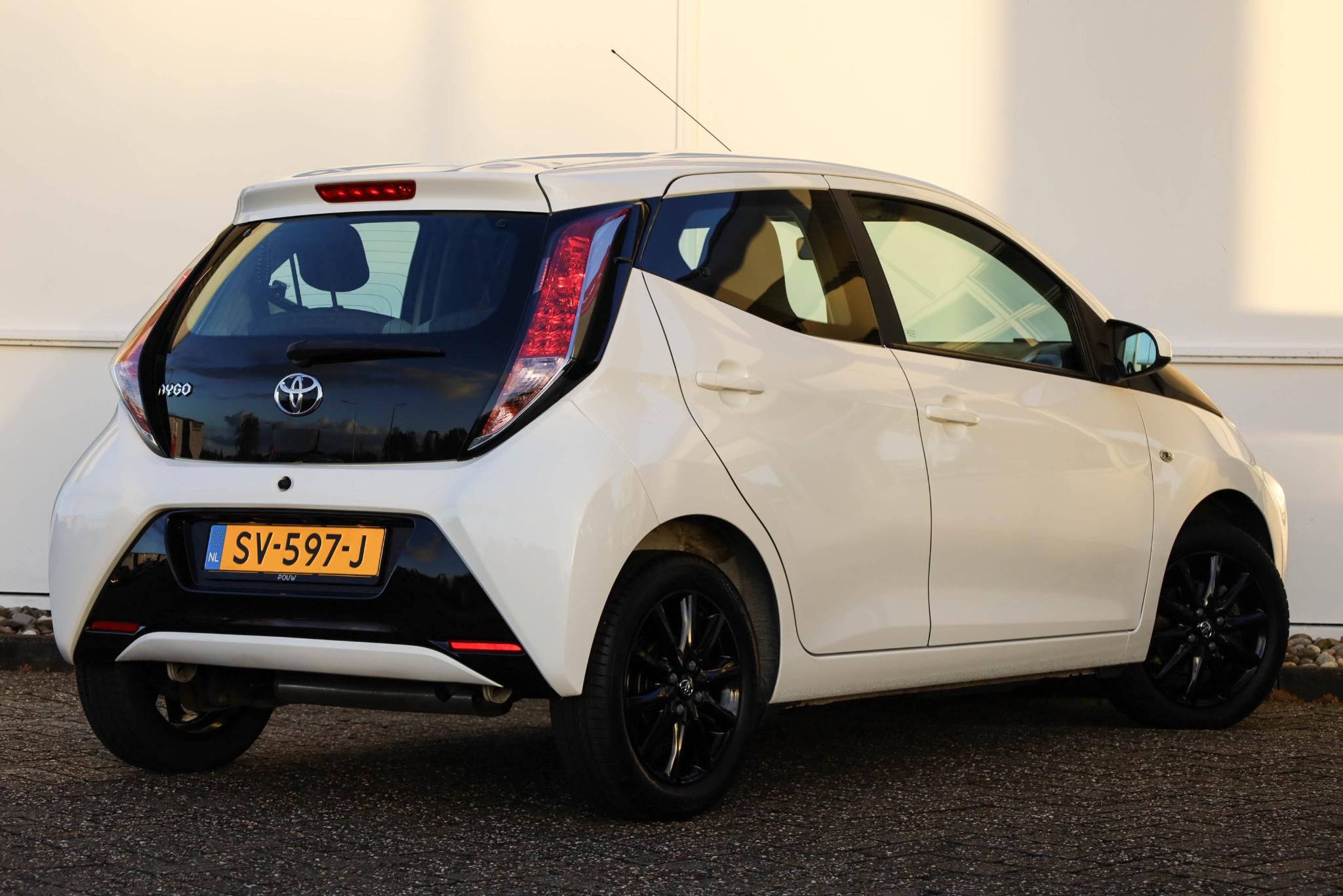Toyota Aygo 1.0 VVT-i 69pk x - Afbeelding 2