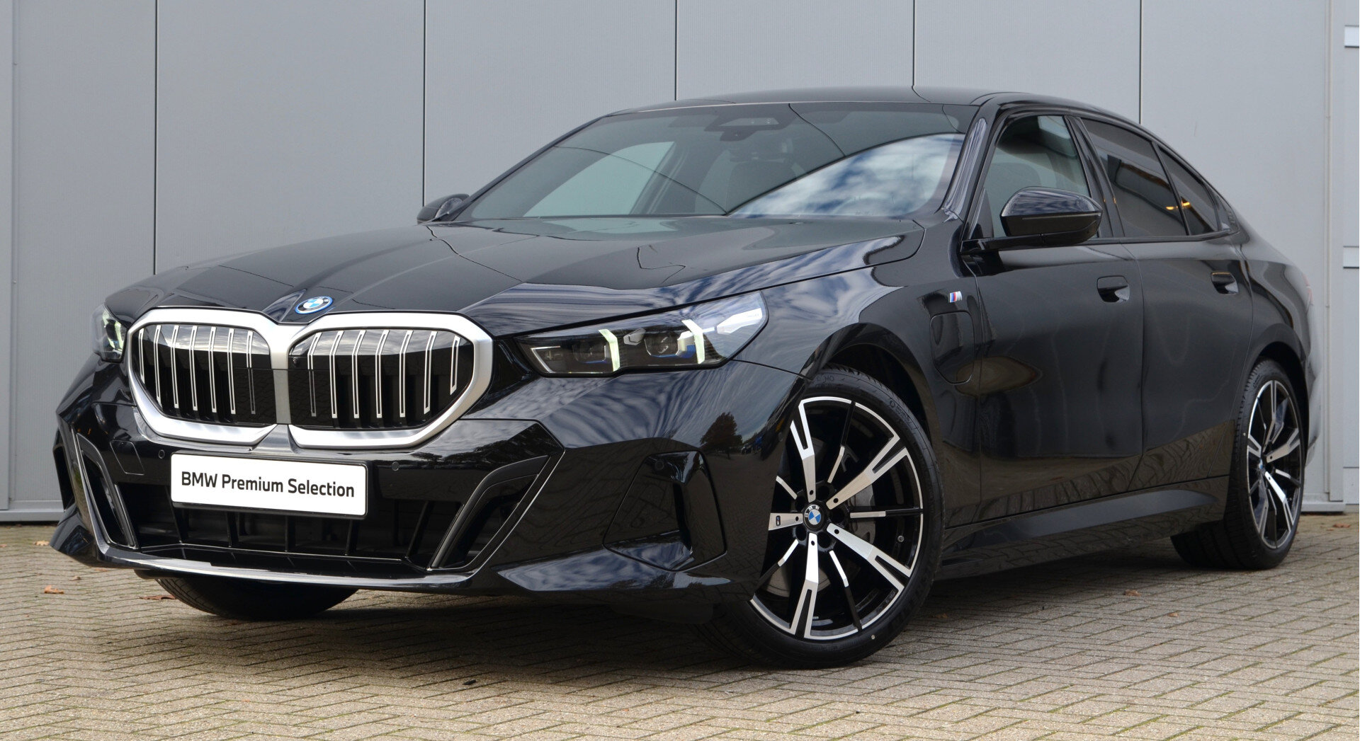 BMW 5 Serie 550e xDrive M Sport Automaat