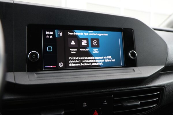 Apple Carplay/Android Auto Apple Carplay/Android Auto