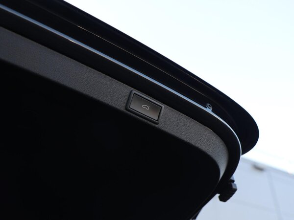 elektrisch bedienbare achterklep met sensorsturing elektrisch bedienbare achterklep met sensorsturing