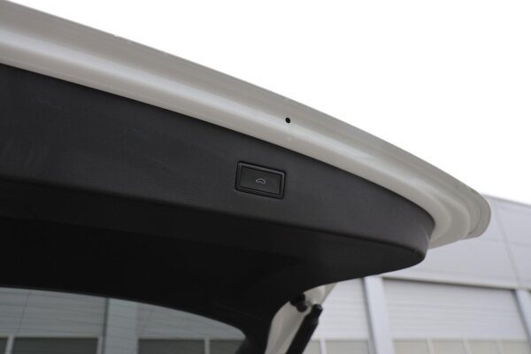 elektrisch bedienbare achterklep met sensorsturing