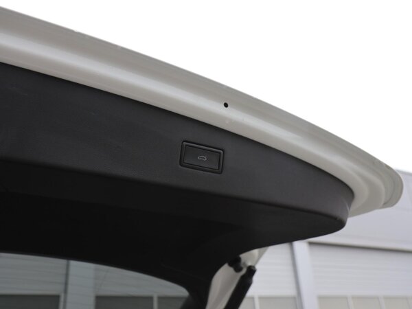 elektrisch bedienbare achterklep met sensorsturing elektrisch bedienbare achterklep met sensorsturing