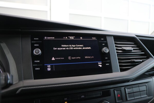 Apple Carplay/Android Auto Apple Carplay/Android Auto