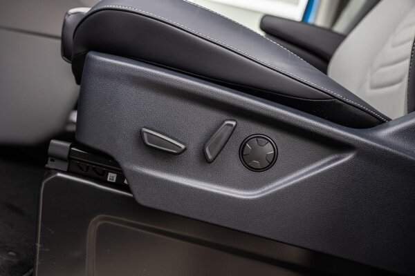 elektrisch verstelbare voorstoel(en)