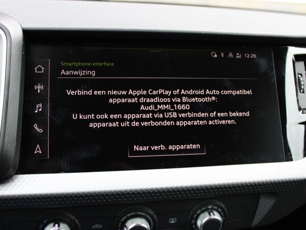 Apple Carplay/Android Auto Apple Carplay/Android Auto