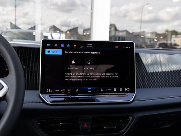 Apple Carplay/Android Auto Apple Carplay/Android Auto