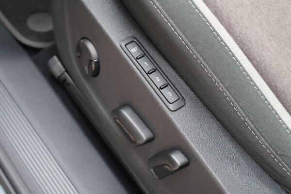 elektrisch verstelb. bestuurdersstoel met geheugen elektrisch verstelb. bestuurdersstoel met geheugen