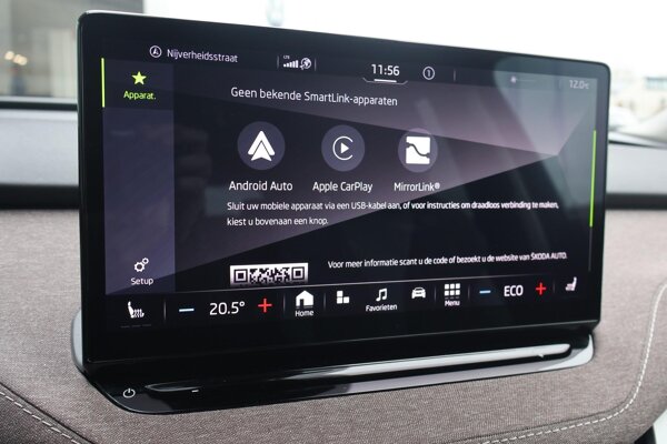 Apple Carplay/Android Auto Apple Carplay/Android Auto