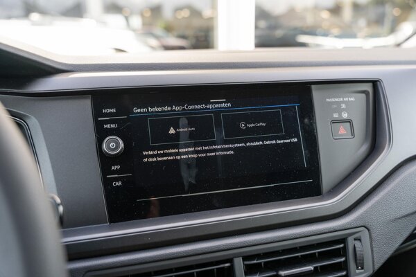 Apple Carplay/Android Auto Apple Carplay/Android Auto