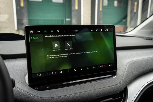 Apple Carplay/Android Auto Apple Carplay/Android Auto