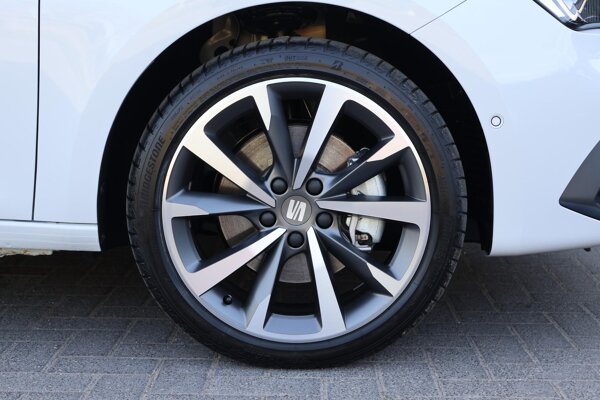 lichtmetalen velgen 6-spaaks 18"