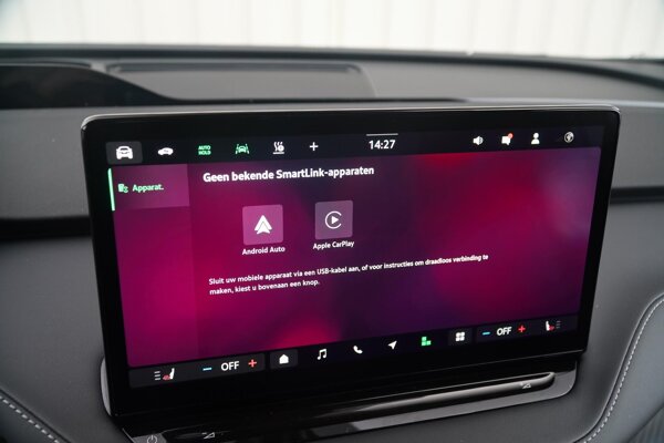 Apple Carplay/Android Auto Apple Carplay/Android Auto