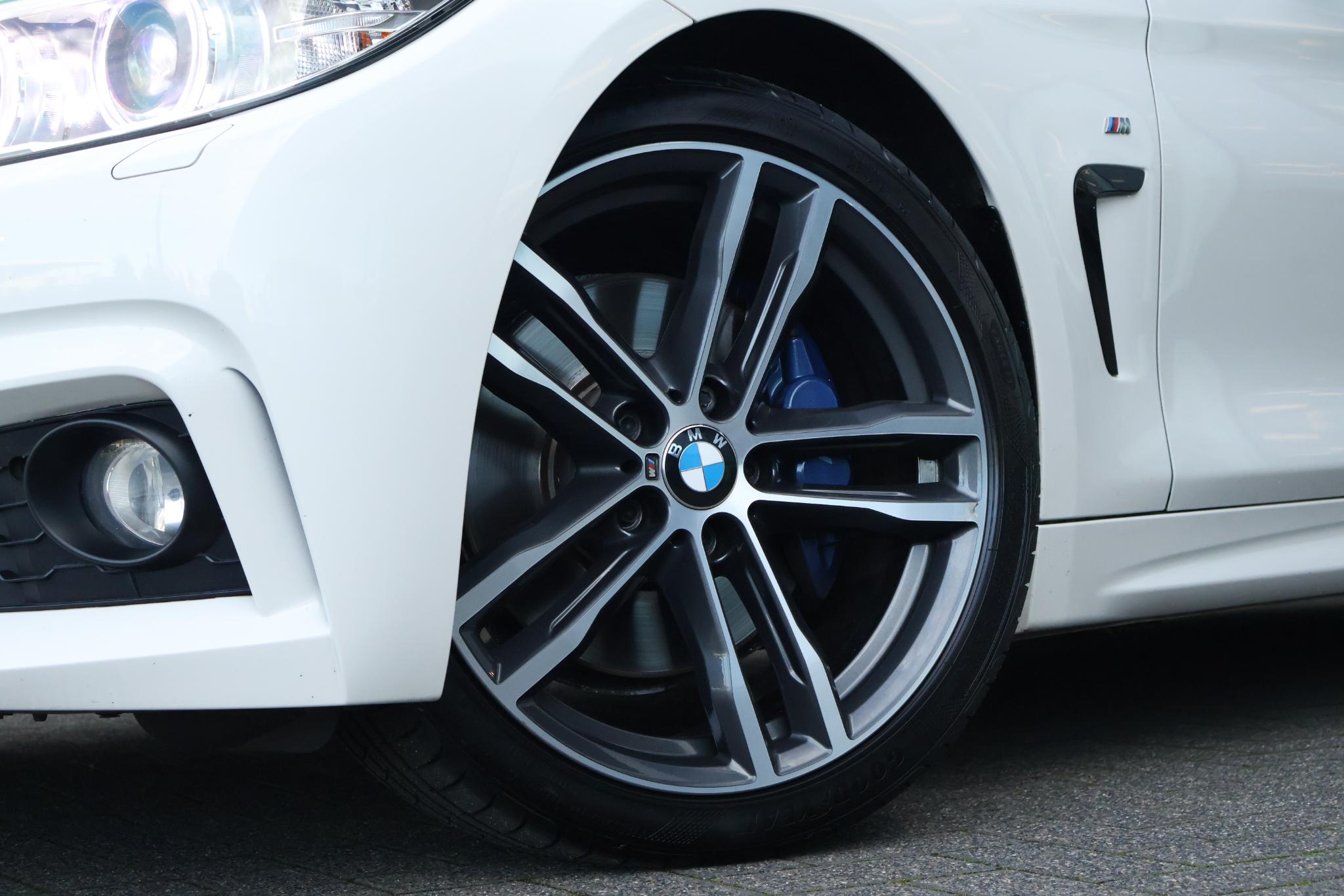 BMW 4 Serie Coupé 420i M Sport - Bild 4