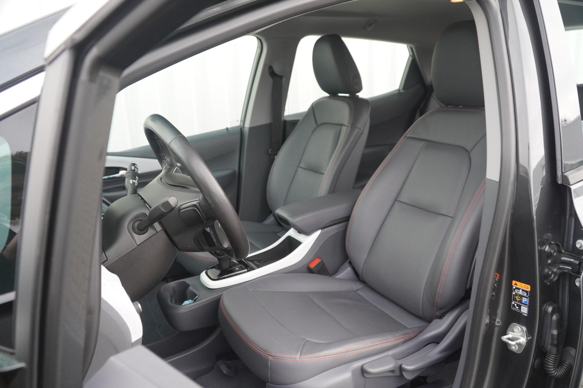 Opel Ampera-e 204pk Business Executive 60 kWh - Afbeelding 4