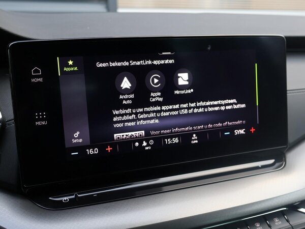 Apple Carplay/Android Auto Apple Carplay/Android Auto