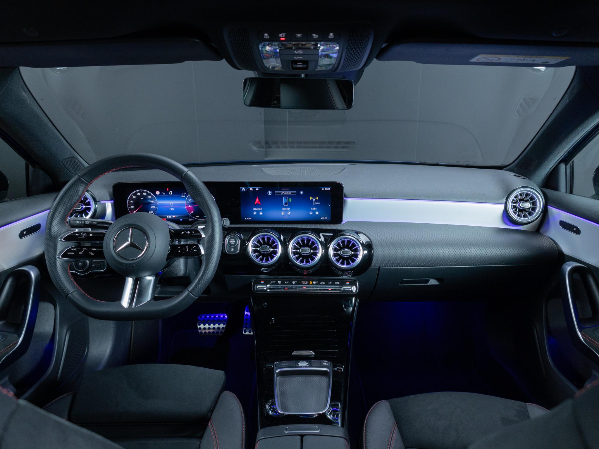 Mercedes-Benz A-Klasse Hatchback 180 Star Edition AMG Line - Afbeelding 3