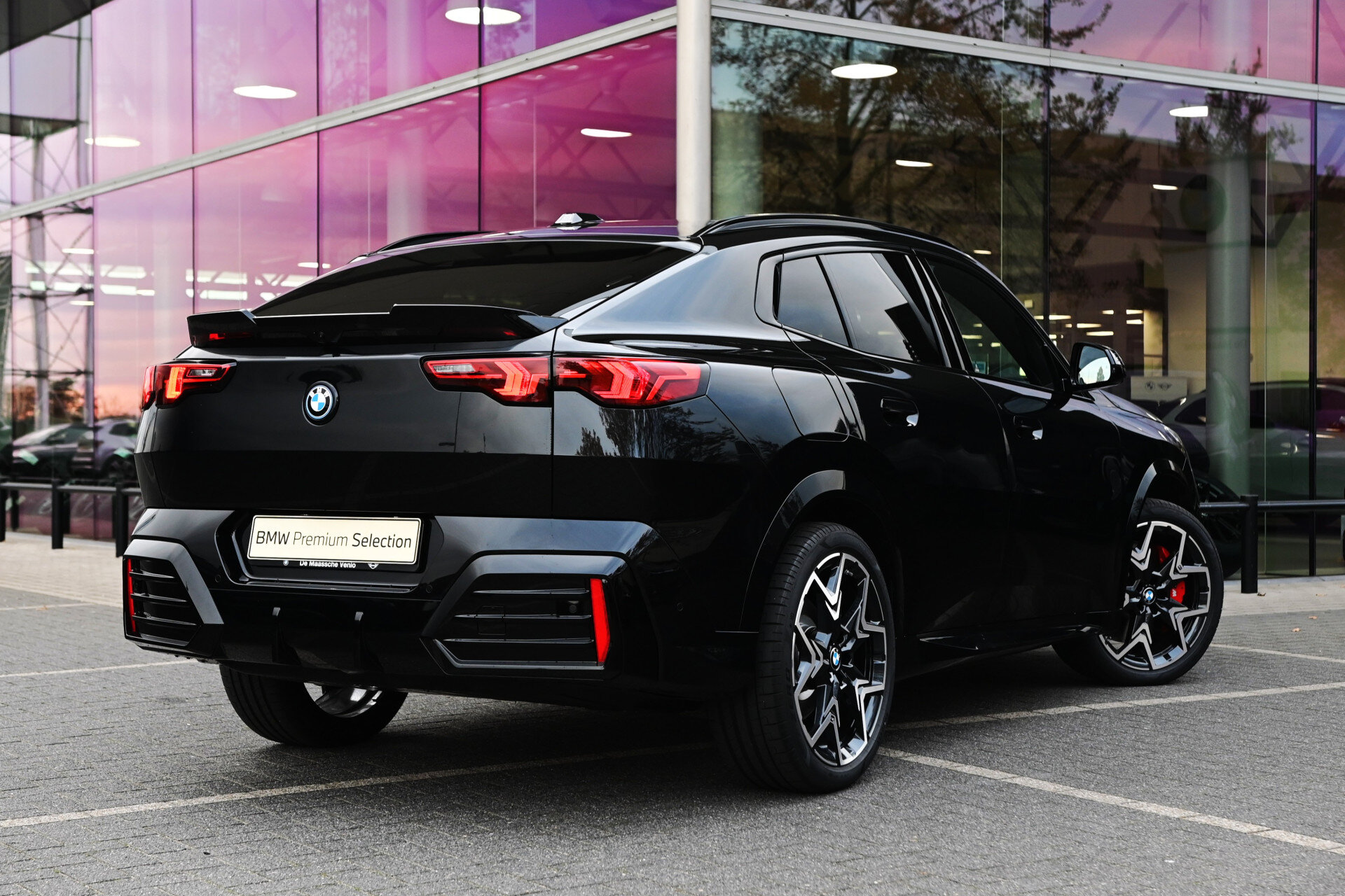 BMW iX2 eDrive20 M Sport - Afbeelding 2