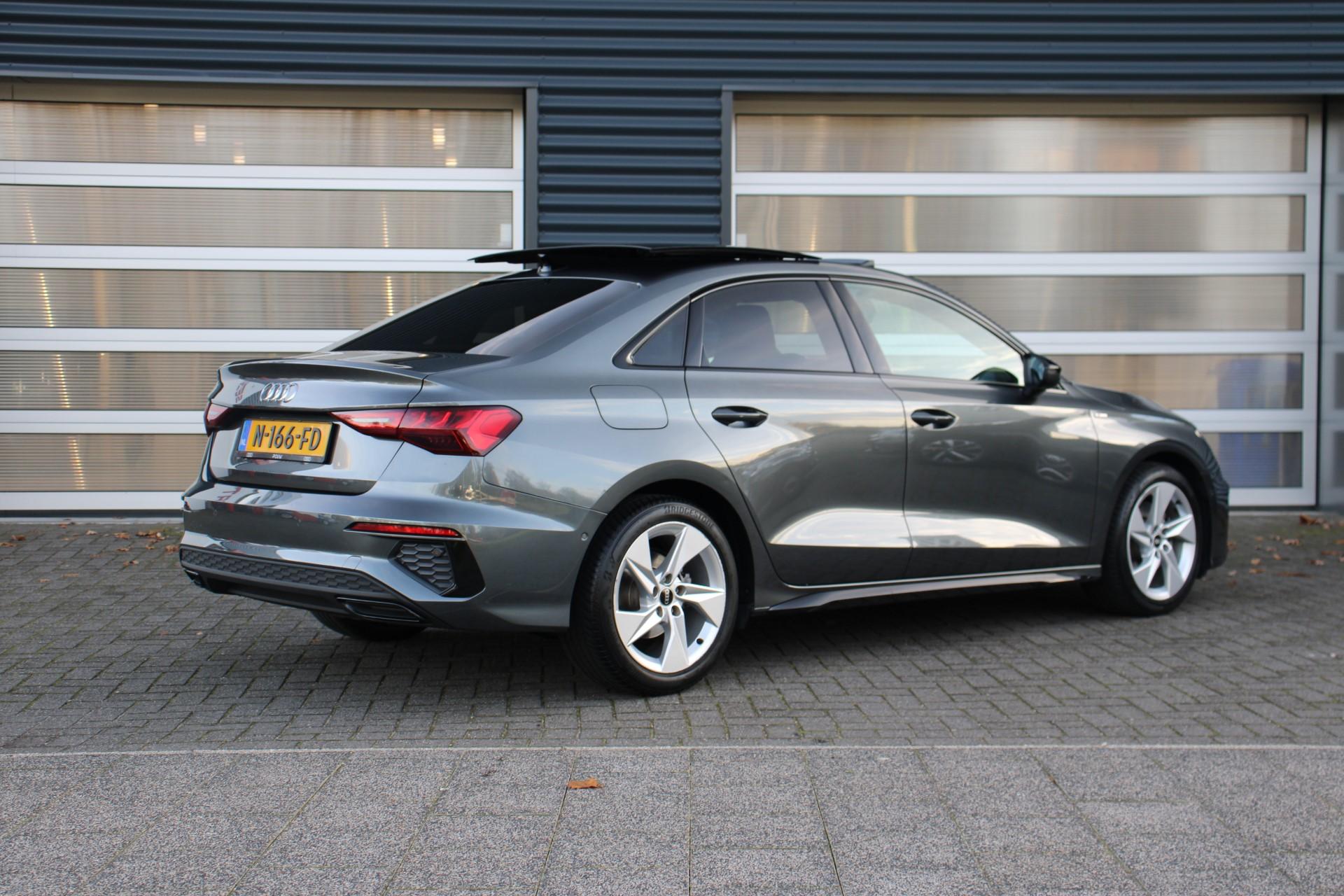 Audi A3 Limousine 35 TFSI 150pk S-tronic S Edition - Afbeelding 2