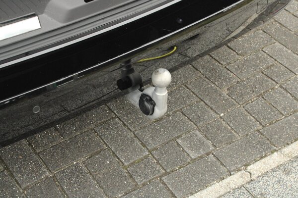 Wegklapbare trekhaak, met elektrische ontgrendeling